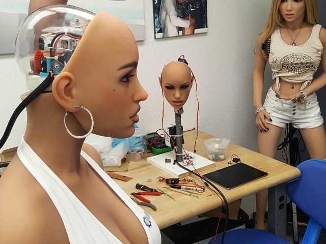realdoll-bot-instagram-640x480